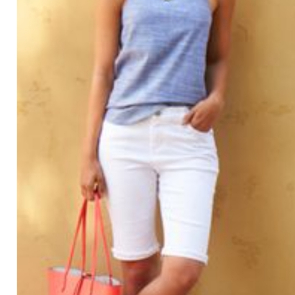 Faded Glory Womens White Bermuda Shorts